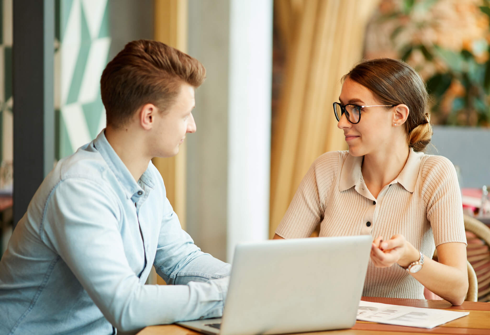 Projekt-Management-Headerbild-2048x1400